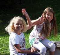 /album/bildgalleri/alice-och-hanna-jpg/